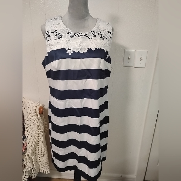 Madison Leigh Dress Size 16  Sleeveless Blue White Nautical Coastal Grandma - Picture 1 of 7